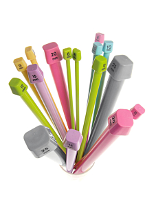 Aiguilles droites colorées plastique 30 cm n°6